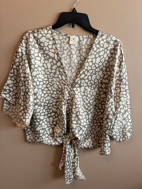 By Together Taupe and White Leopard Tie-Front Blouse